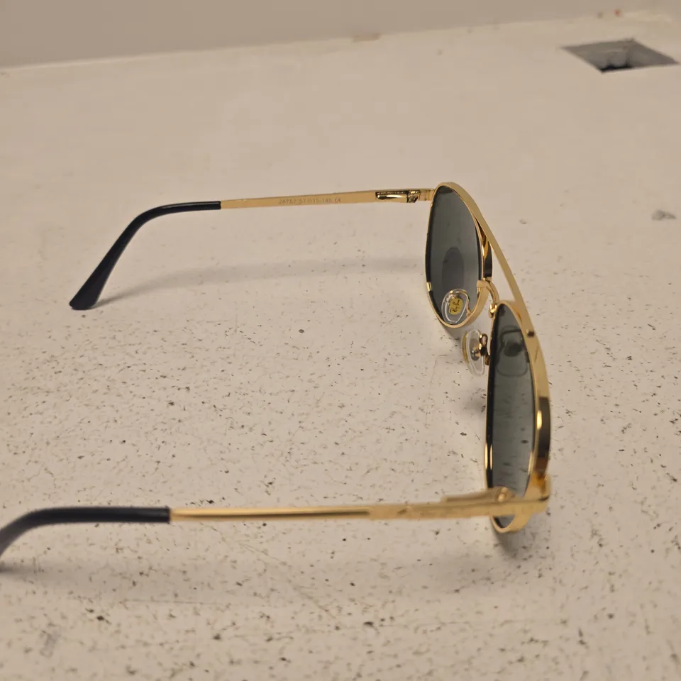 RAY-BAN AVIATOR SUNGLASSES – GOLD FRAME, GREEN LENSES