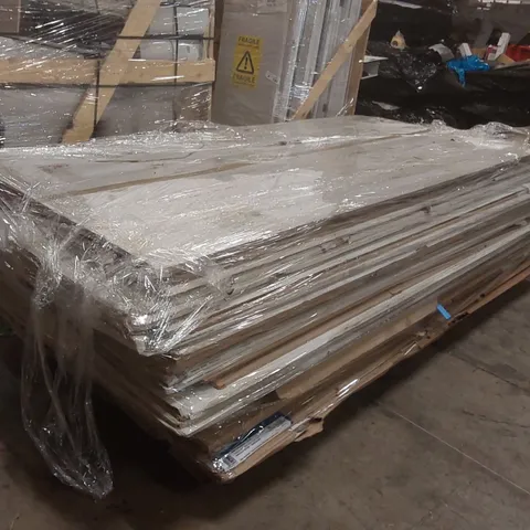 PALLET CONTAINING APPROXIMATELY 40x MIXED SIZED DESIGNED SHOWER PANELS