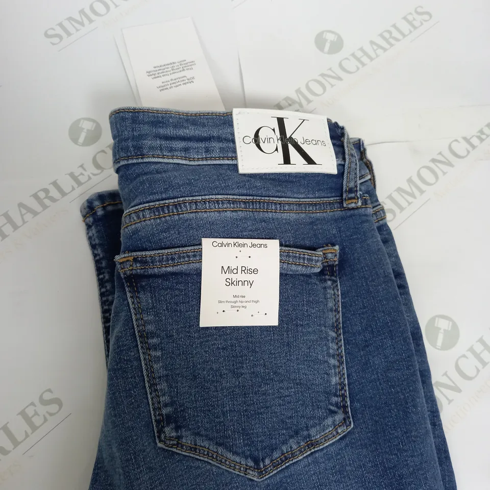 CALVIN KLEIN MID RISE SKINNY DENIM JEANS SIZE W28 L32