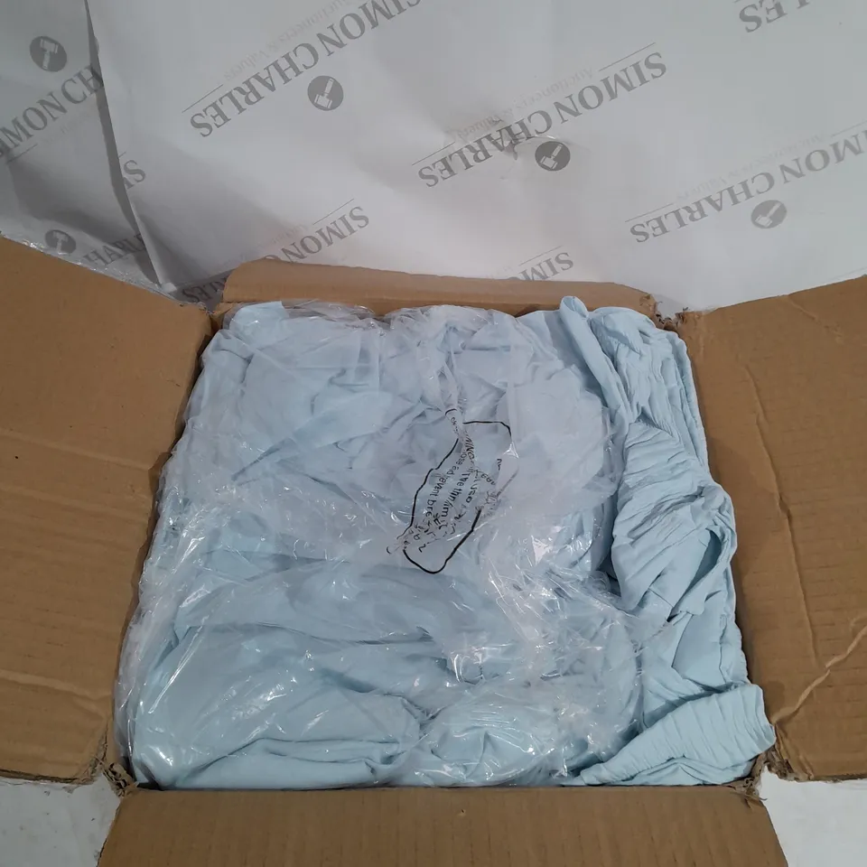 BOXED SUPERSOFT BY COZEE HOME TEXTURED STRIPE DUVET SET IN SOFT BLUE - KING SIZE  