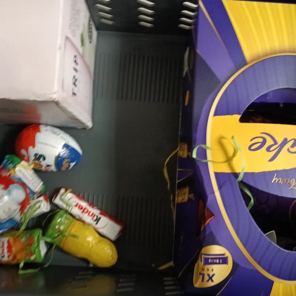 APPROXIMATELY 10 ASSORTED FOOD AND DRINK ITEMS TO INCLUDE KINDER, DORITOS, ETC