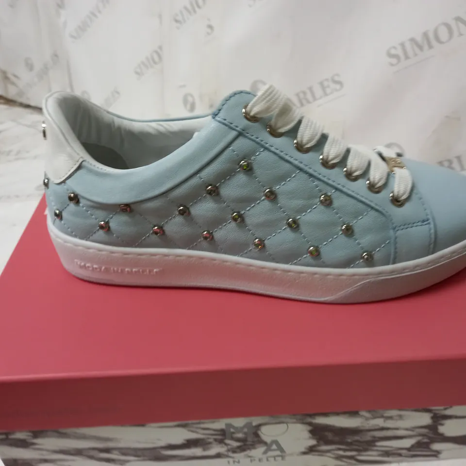BOXED MODA SIZE 6 LIGHT BLUE  LEATHER ADELAID LACE UP QUILTED TRAINERS 