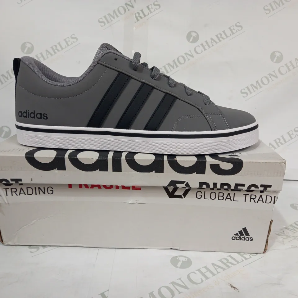 BOXED PAIR OF ADIDAS VS PACE 2.0 TRAINERS IN GREY/BLACK UK SIZE 10