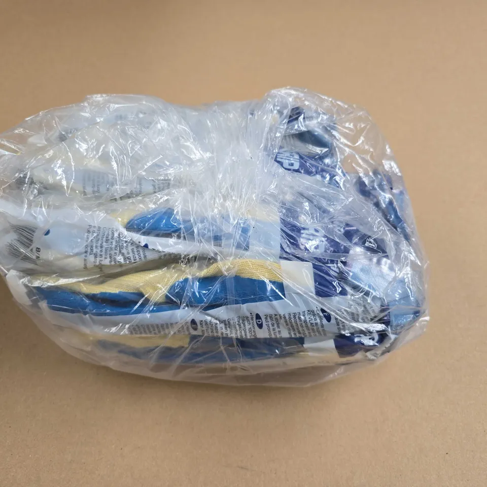 LOT OF APPROXIMATELY 12 BRAND NEW PAIRS OF SHOWA WORK GLOVES - 8/M