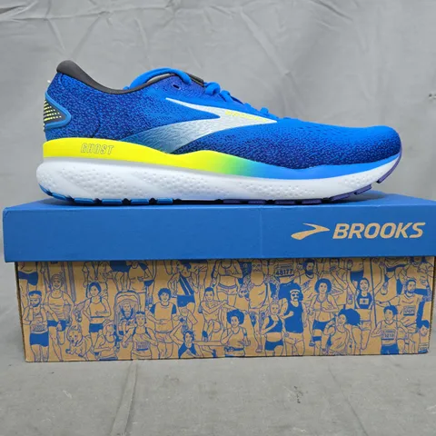 BOXED PAIR OF BROOKS GHOST 16 TRAINERS IN BLUE SIZE UK 10.5