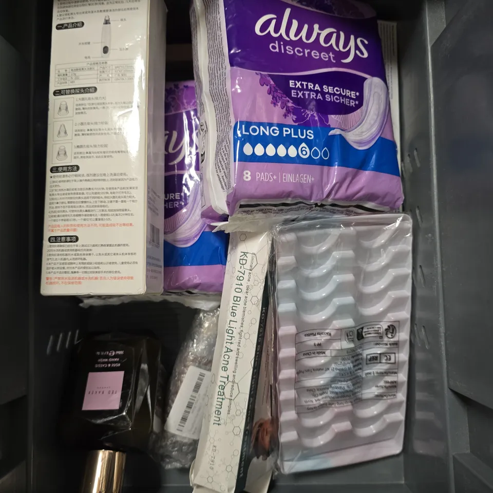 APPROXIMATEY 20 ASSORTED HEALTH AND BEAUTY PRODUCTS TO INCLUDE - KITSCH HEATLESS CURLERS - THE INKEY LIST BRIGHTEN-I EYE CREAM - ESTRID RAZOR - ETC
