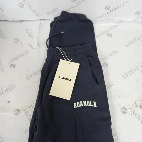 ADANOLA VARSITY OVERSIZED SWEATPANTS SIZE M