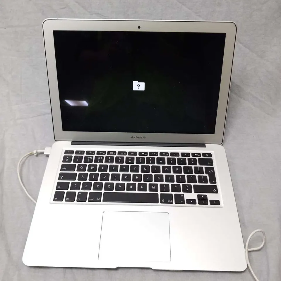 APPLE MAC BOOK AIR 7 2/A1466