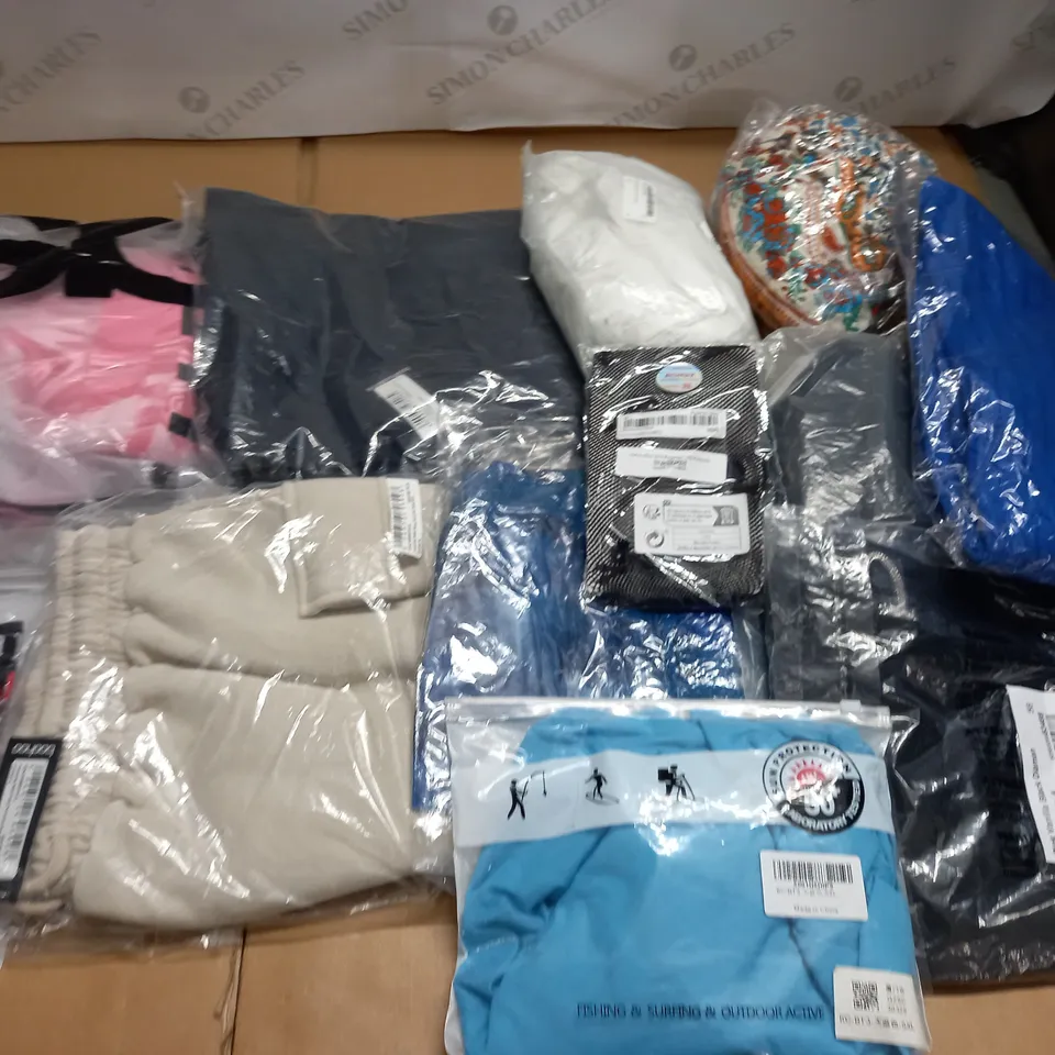 LARGE QUANTITY OF ASSORTED BAGGED CLOTHING ITEM STO INCLUDE BOOHOO. ODDBALLS AND COUNTRY COLLECTION