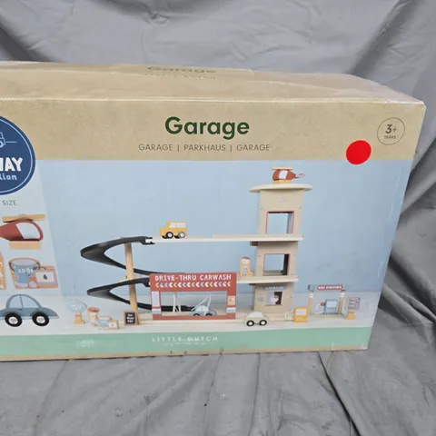 LITTLE DUTCH WOODEN GARAGE PLAYSET – DRIVE-THROUGH CAR WASH, REAL SIZE