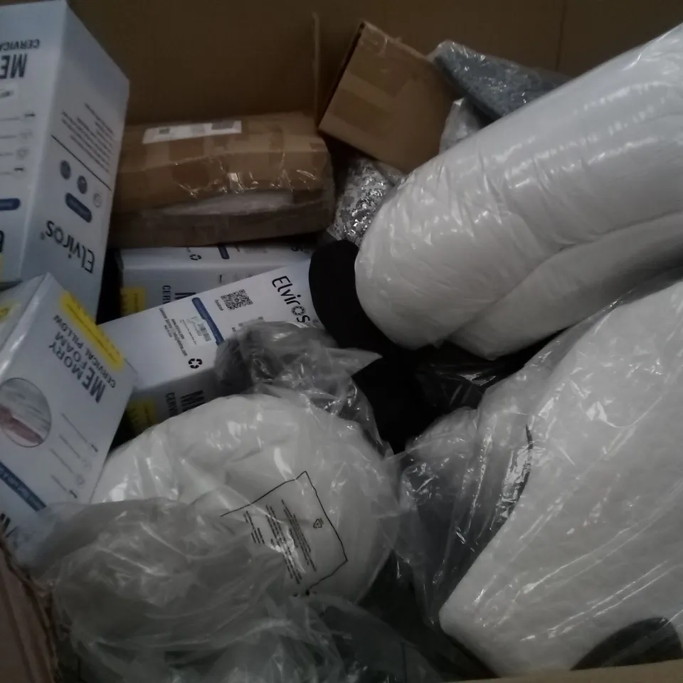 PALLET OF ASSORTED ITEMS INCLUDING NOFFA PILLOW, TAMPOR MEMORY FOAM PILLOW, PREGNANCY PILLOW, ORTHOPEDIC DONUT CUSHION, ELVIROS MEMORY FOAM CERVICAL PILLOW, PERFECT FILL STRIPED PILLOWS