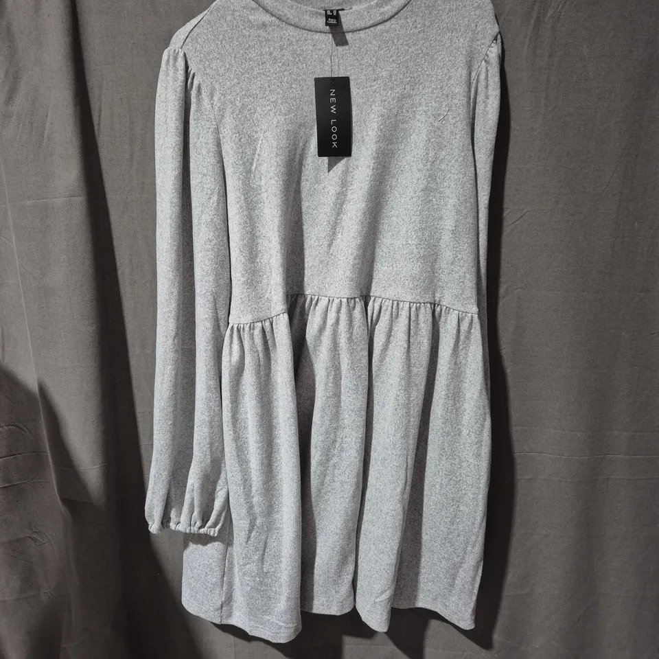 APROMITALY 25 ITEMS INCLUDING DRESS'S,TOP'S AND COATS ECT 