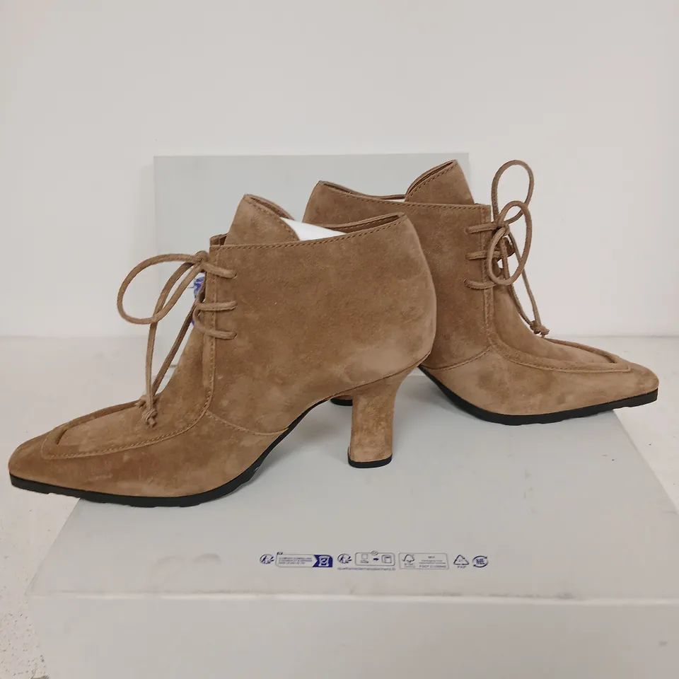 BURBERRY SUEDE LACE-UP ANKLE BOOTS – UK 6, TAN