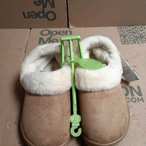 CROCS SLIPPER MULES WITH FLEECE LINING SIZE M5/W6