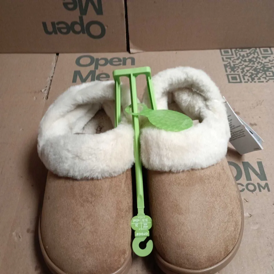 CROCS SLIPPER MULES WITH FLEECE LINING SIZE M5/W6