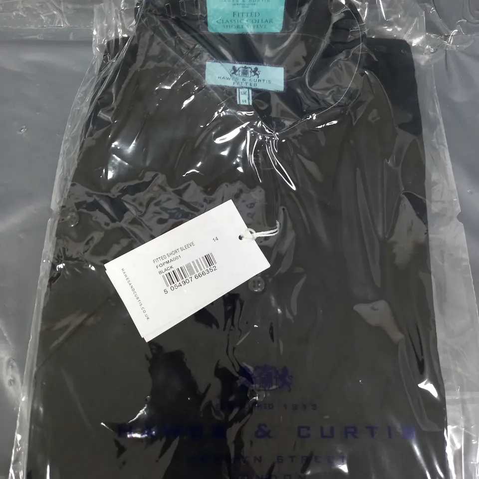 BAGGED HAWES & CURTIS FITTED SHORT SLEEVE SHIRT IN BLACK - UK 14