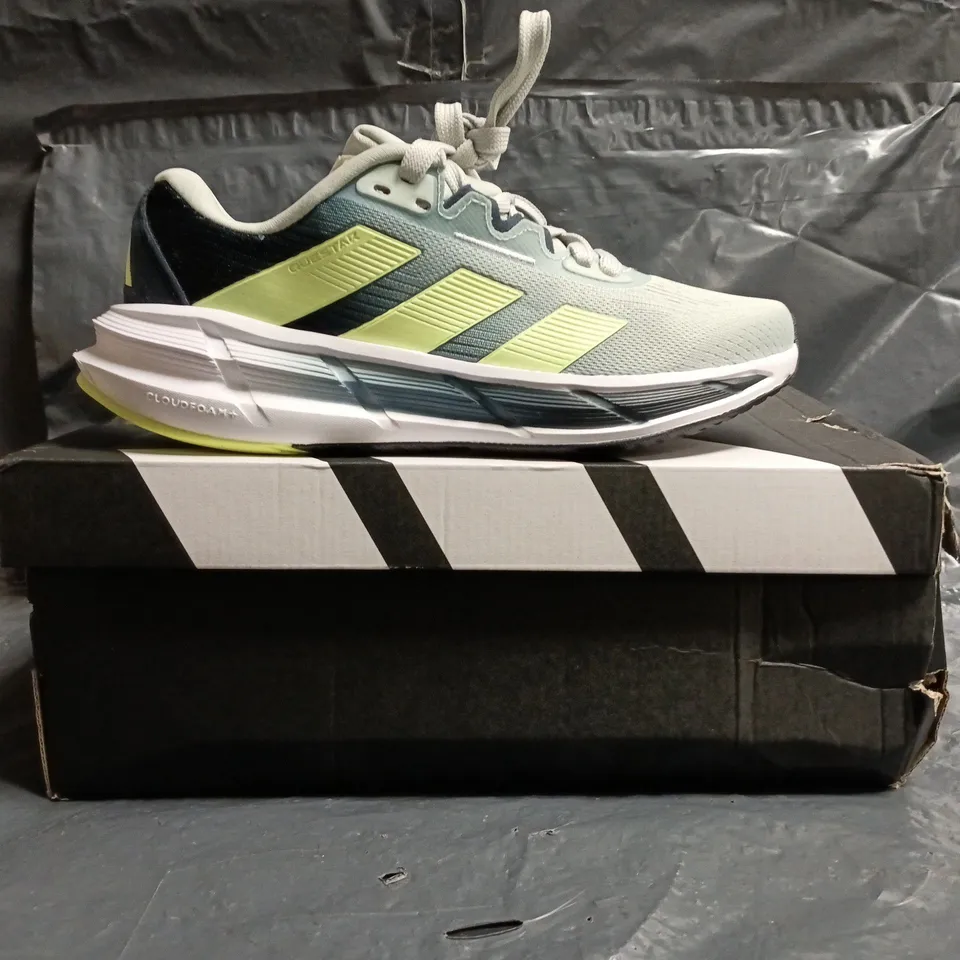 BOXED PAIR OF ADIDAS QUESTAR 3 TRAINERS IN PALE MINT/MULTI SIZE UK 4