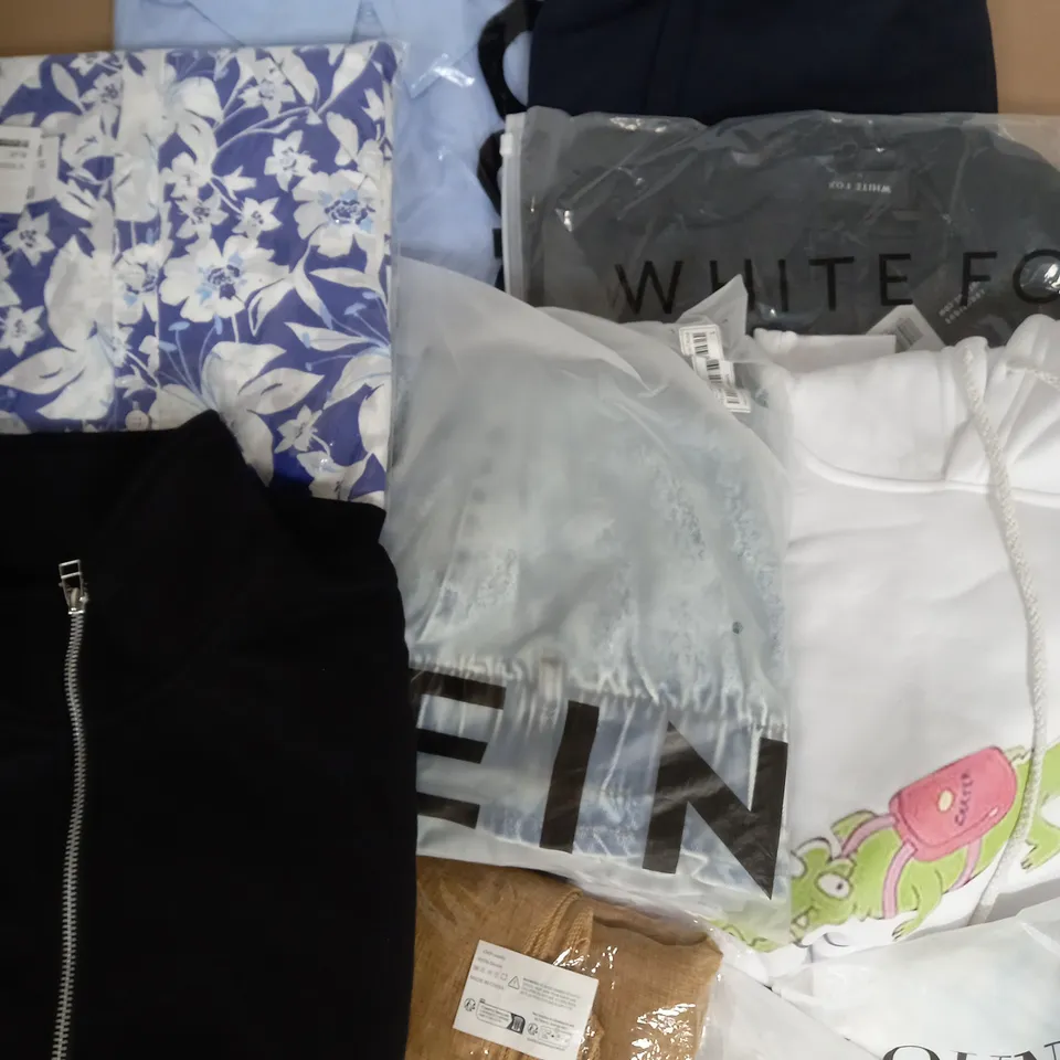 BOX OF APPROXIMATELY 22 ASSORTED CLOTHING ITEMS TO INCLUDE - SHIRTS, LINGERIE, DRESSES ETC