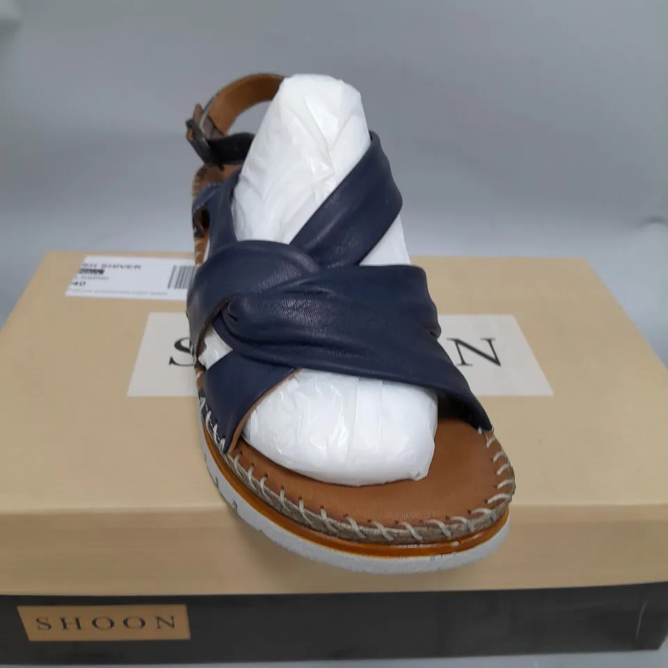 SHIVER NAVY LEATHER STRAP SANDAL SIZE 7- BOXED 