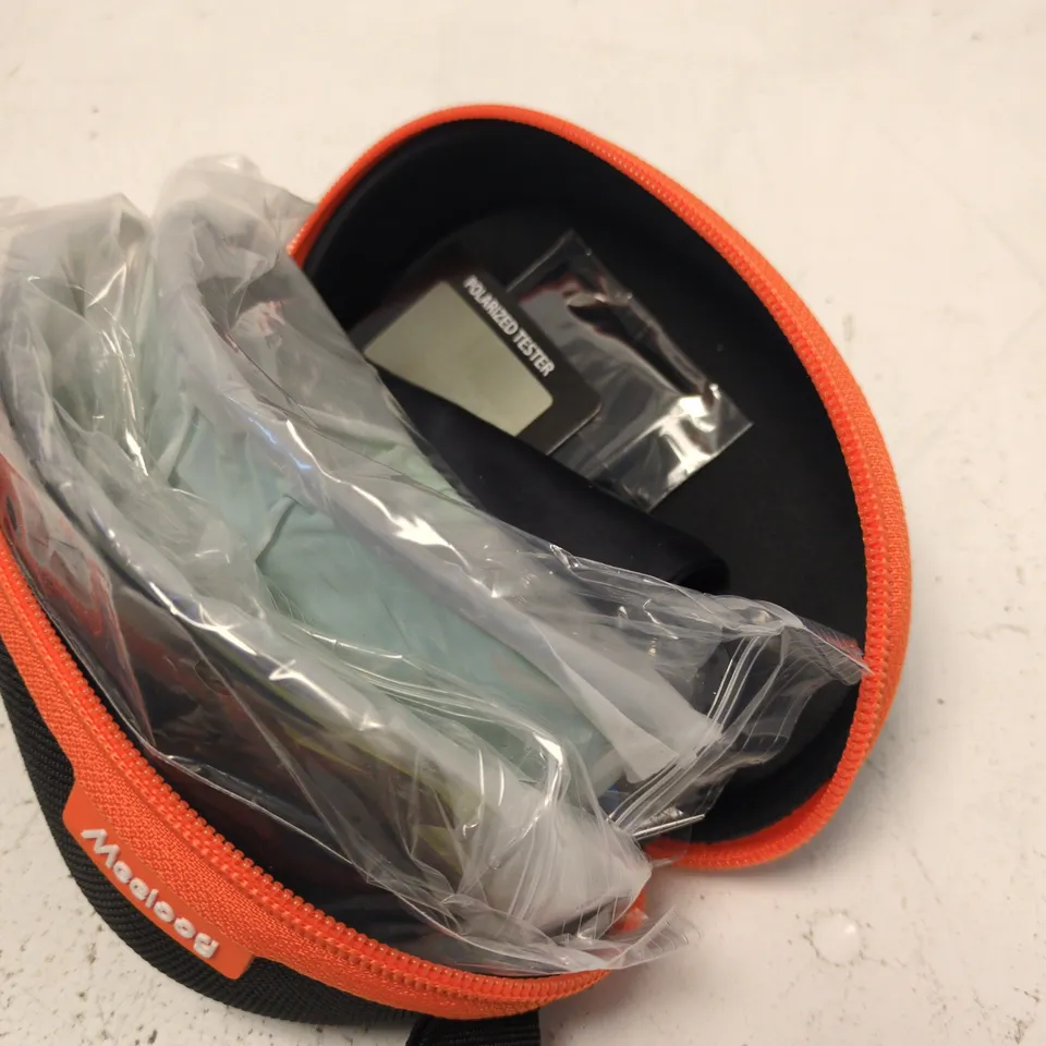 2X MEELOOG SUNGLASSES WITH CASE CASE WITH ORANGE ZIP