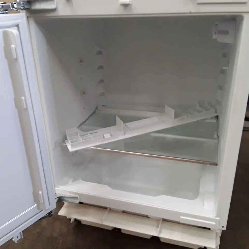 BOSCH KUR15AFF0G INTERGRATED FRIDGE
