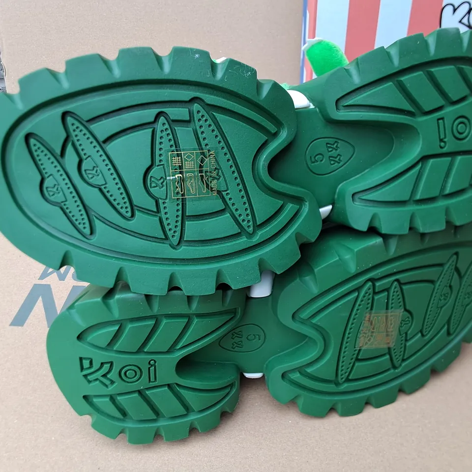 BRAND NEW BOXED KOI KETNIPZ BEANZILLA PLATFORM TRAINERS IN GREEN - UK 5