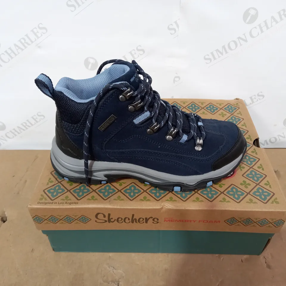 BOXED PAIR OF SKECHERS NAVY BOOTS - SIZE 3