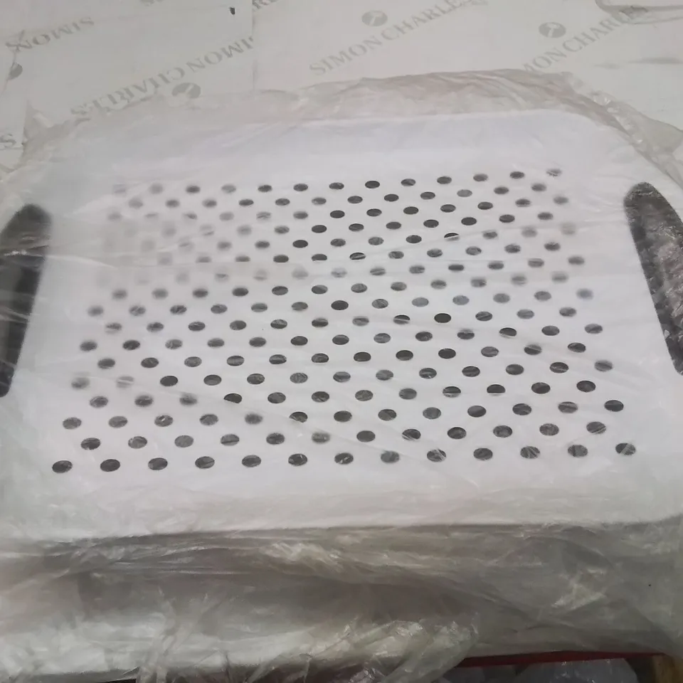 12 BRAND NEW HQ ANTI SLIP SERVING TRAYS