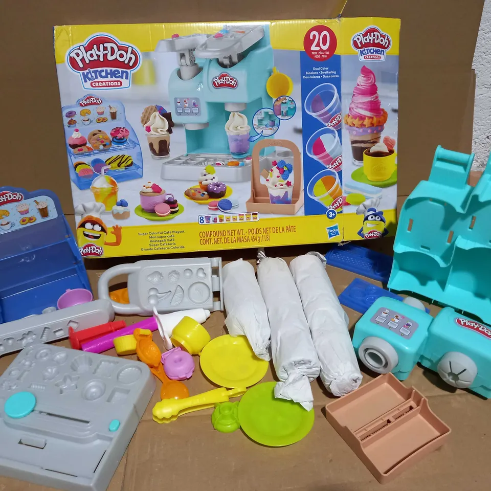 PLAY-DOH SUPER COLOURFUL CAFÉ PLAYSET RRP £36.99