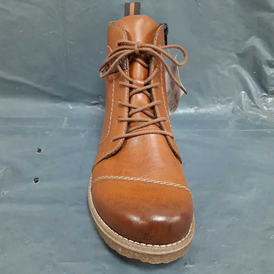 BOXED PAIR OF RIEKER ANKLE BOOTS IN TAN SIZE EU 41