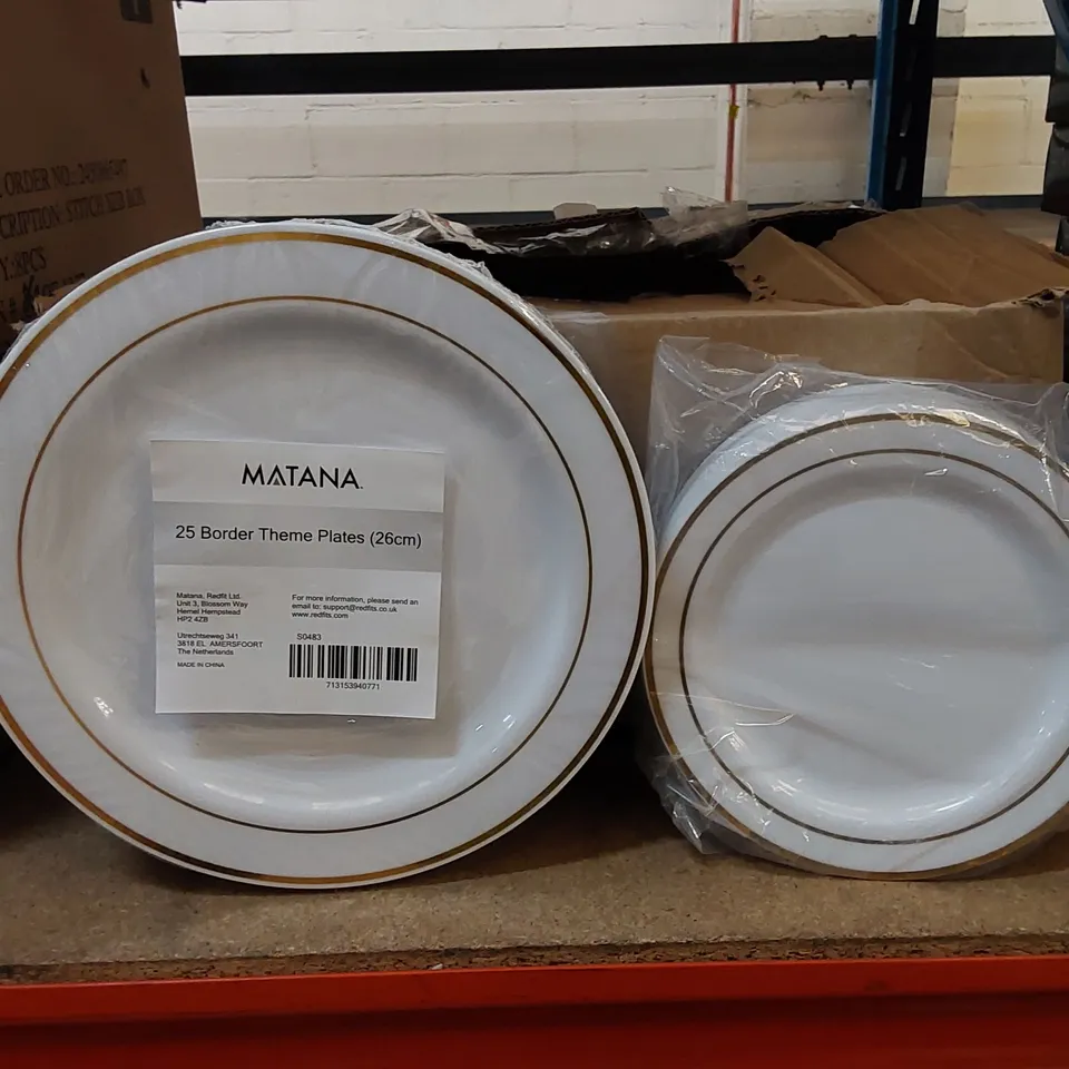 BOXED SET OF MATANA PLATES AND SIDE PLATES 