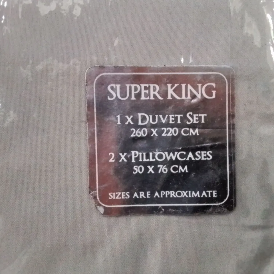BAGGED SIENNA HOME COLLECTION CRUSHED VELVET SUPER KINGSIZE DUVET COVER SET -SILVER-