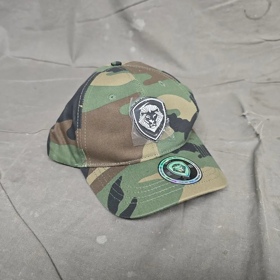 VALUE ENTERTAINMENT CAMO SNAPBACK HAT WITH 'THE FUTURE LOOKS BRIGHT' SLOGAN