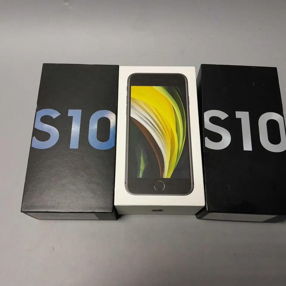 LARGE QUANTITY OF EMPTY PHONE BOXES FOR SAMSUNG, APPLE, ETC - COLLECTION ONLY