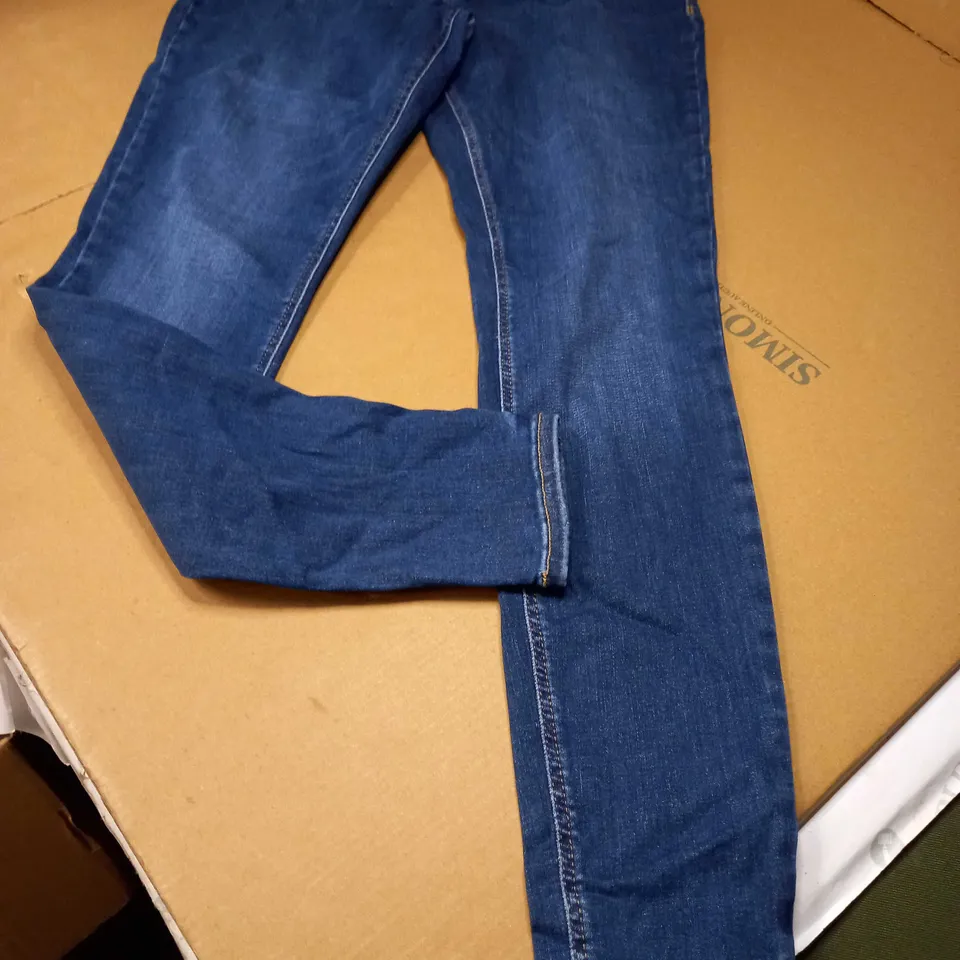 RIVER ISLAND BLUE DENIM MID RISE JEGGINGS - SIZE 16