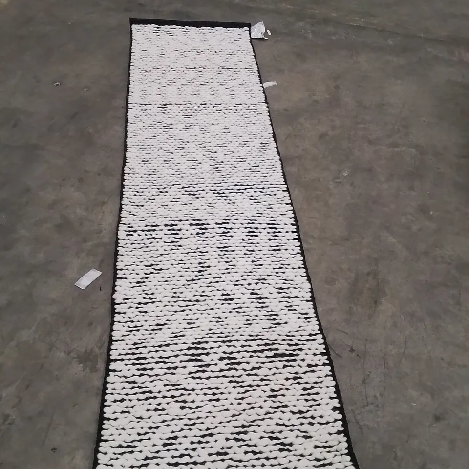 QUALITY DESIGNER AREA RUG - APPROXIMATELY 240X60CM