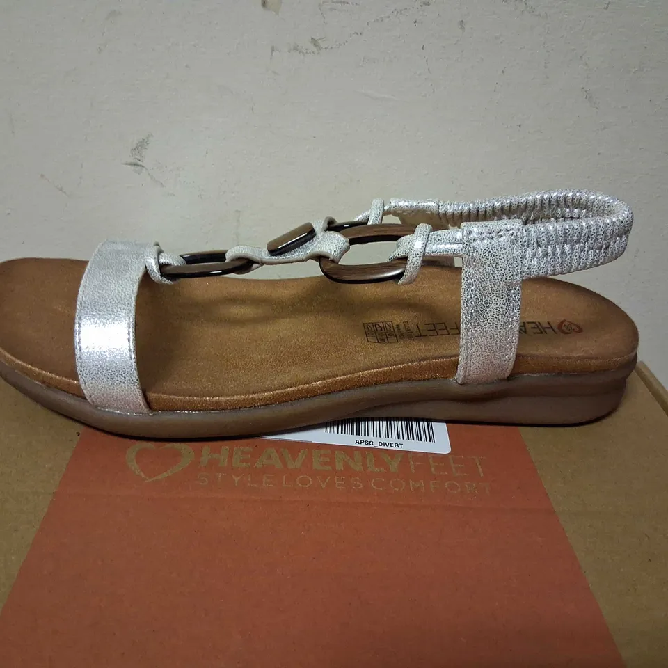 BOXED HEAVENLY FEET SENSATION WHITE/SILVER SIZE 38