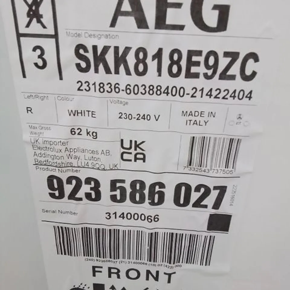 AEG 9000 SERIES 176.9cm  BUILT-IN REFRIGERATOR  Model SKK818E9ZC RRP £1125