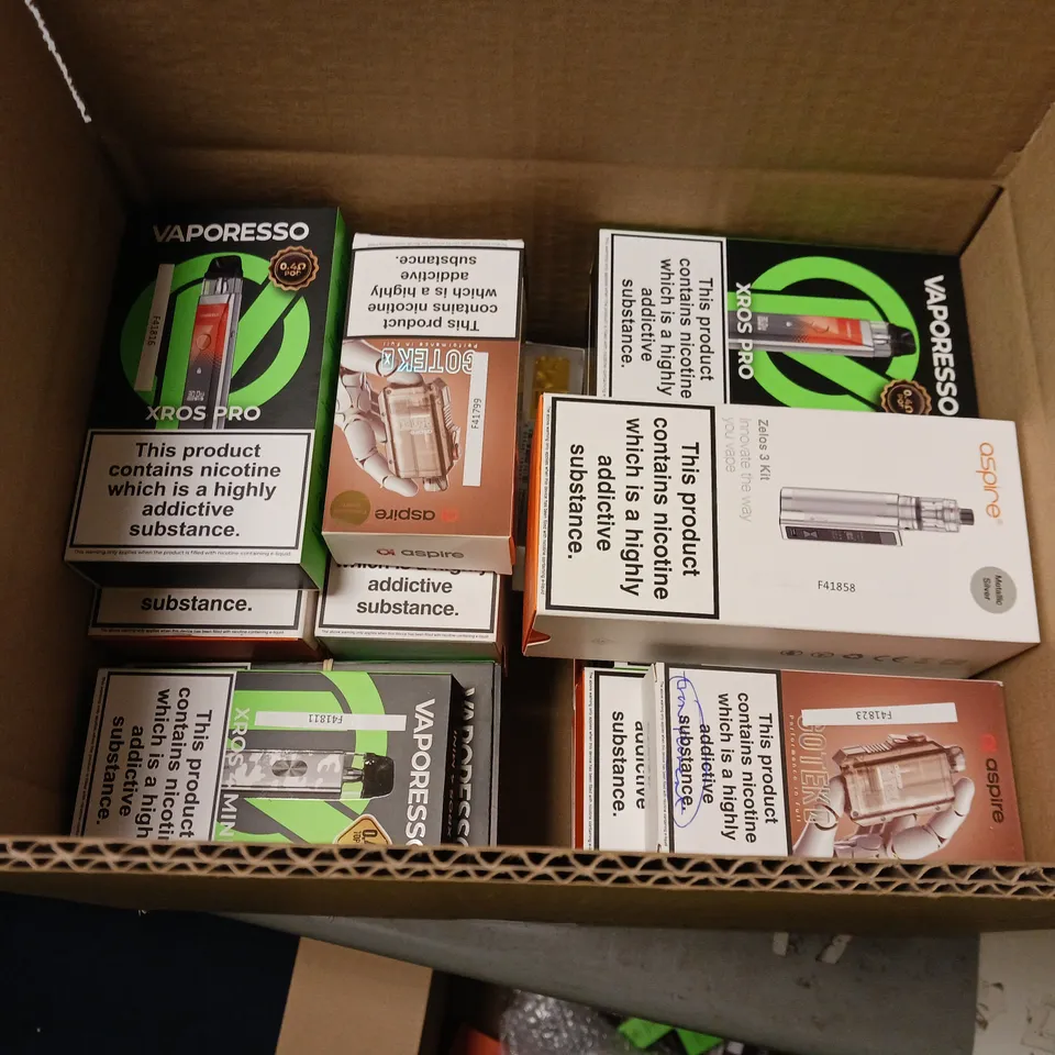 APPROXIMATELY 20 VAPES & E-CIGARETTES TO INCLUDE VAPORESSO AND ASPIRE 