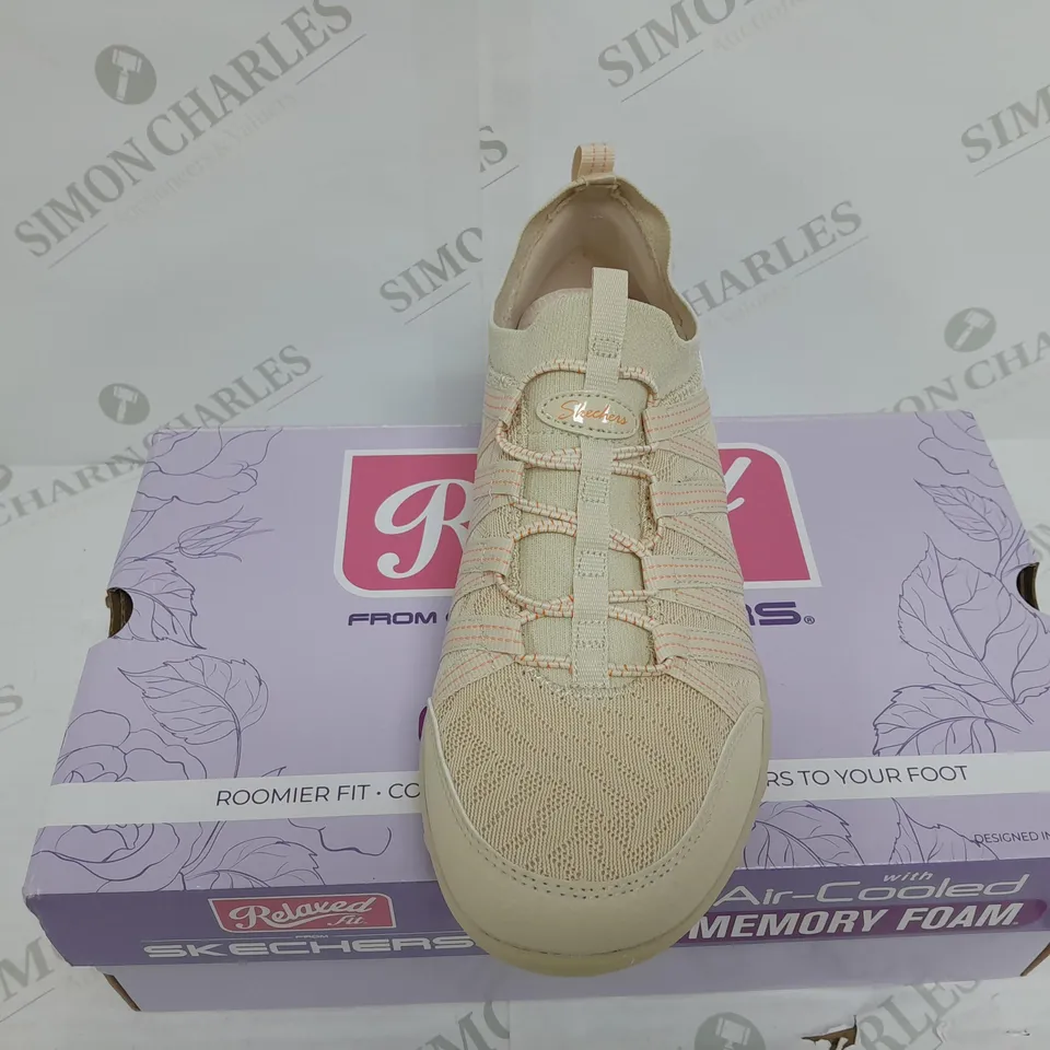 RELAXED FIT SKECHERS AIR COOLED SIZE 6 BEIGE 