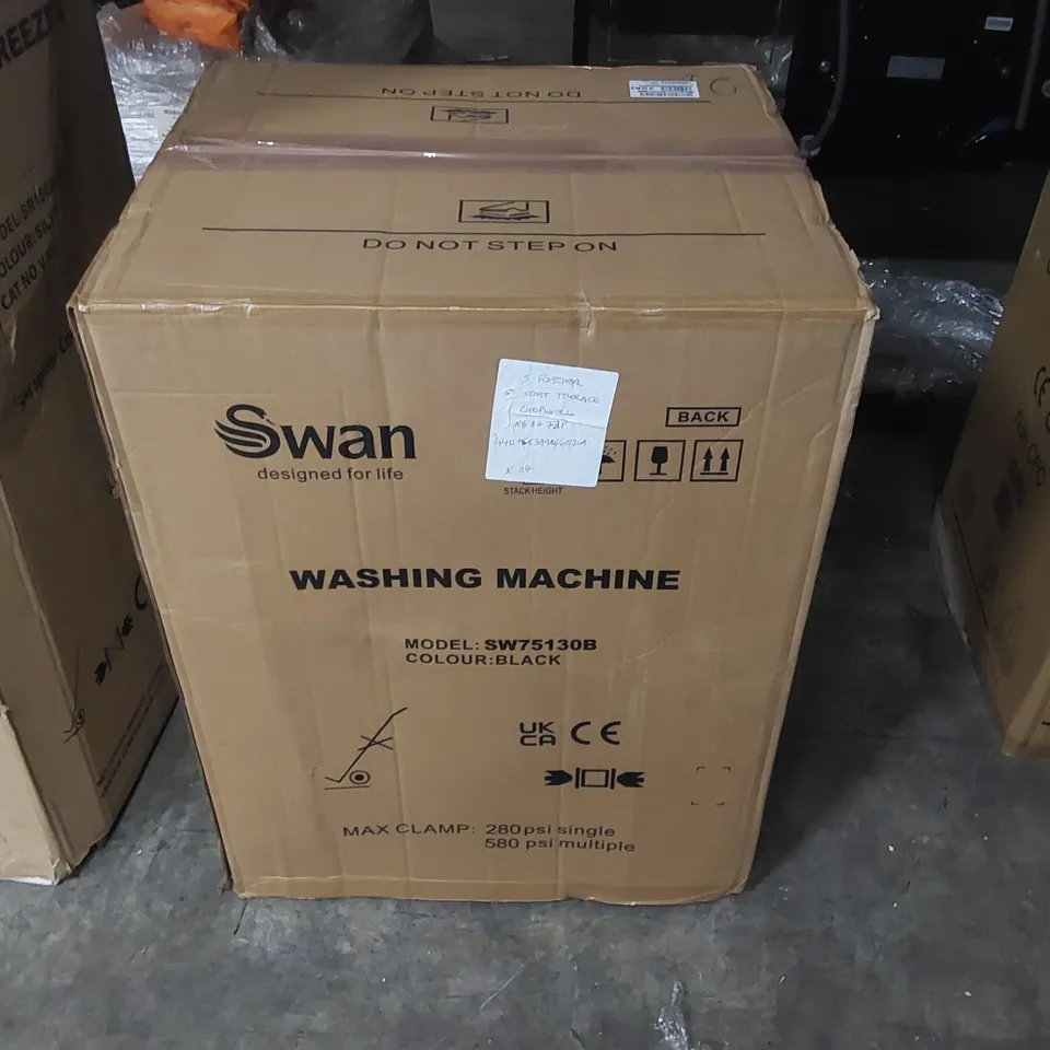 BOXED SWAN SW75130B 9KG LOAD, 1400 SPIN FREESTANDING WASHING MACHINE - BLACK