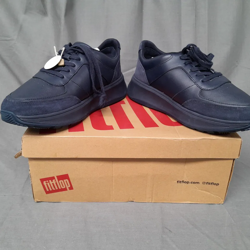 BOXED PAIR OF FITFLOP FLATFORM SNEAKERS IN NAVY UK SIZE 7