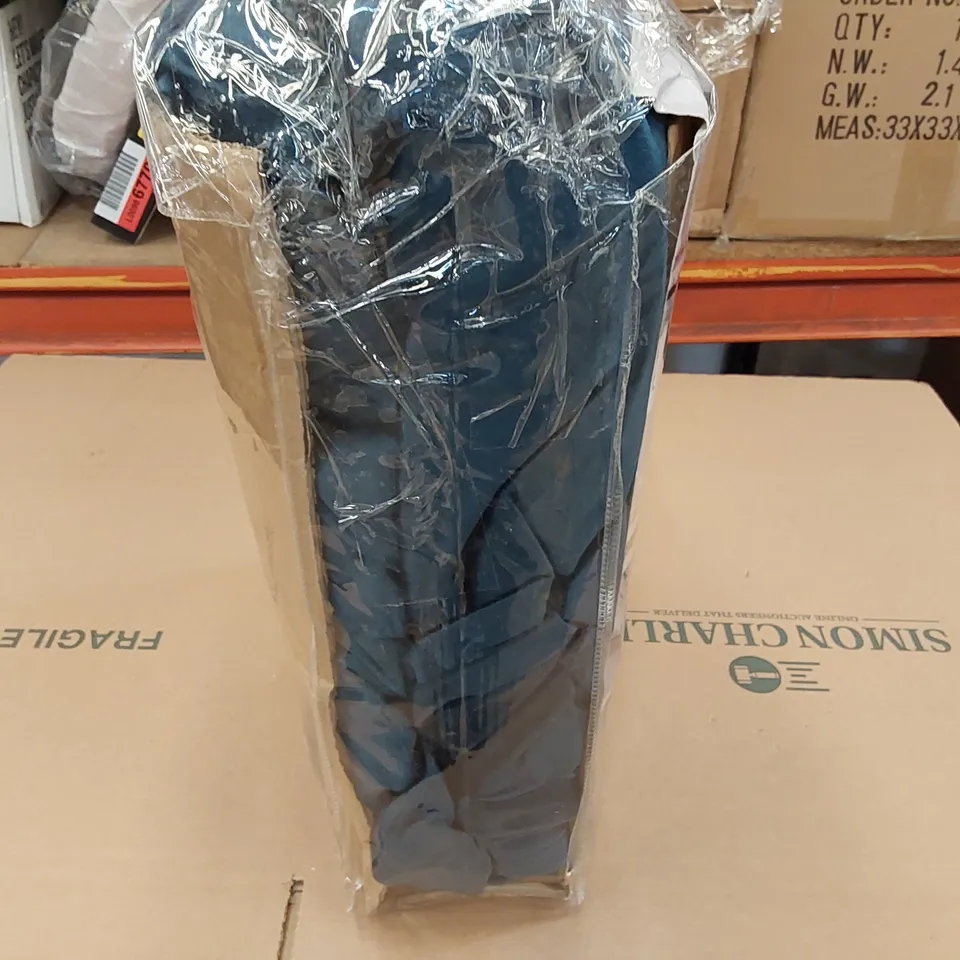 BAGGED IMPERIAL ROOMS CRUSHED VELVET EYELET CURTAINS - NAVY // SIZE: 168 X 183CM (1 ITEM)