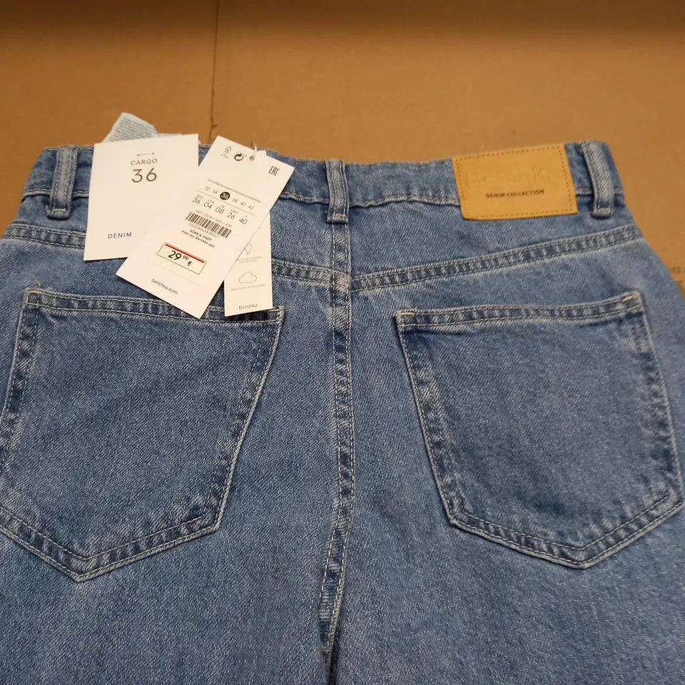 BERSHKA DENIM CARGO - 36
