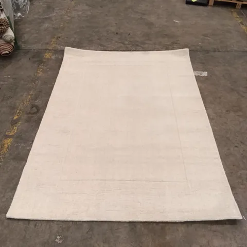 QUALITY DESIGNER AREA RUG - APPROXIMATELY 231CM X 160CM
