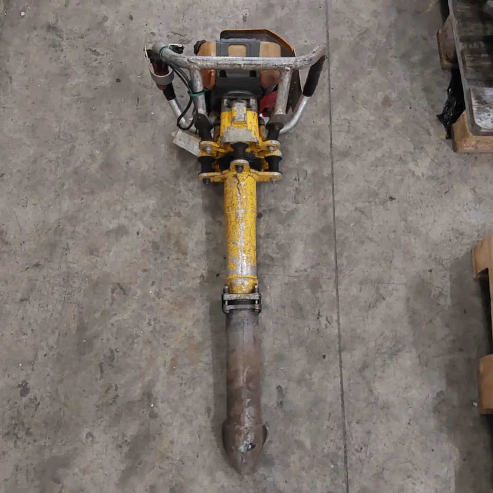 ROBEL 2 STROKE VERTICAL TAMPER