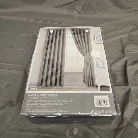 BLACKOUT THERMAL EYELET CURTAINS IN GREY 228CMX228CM