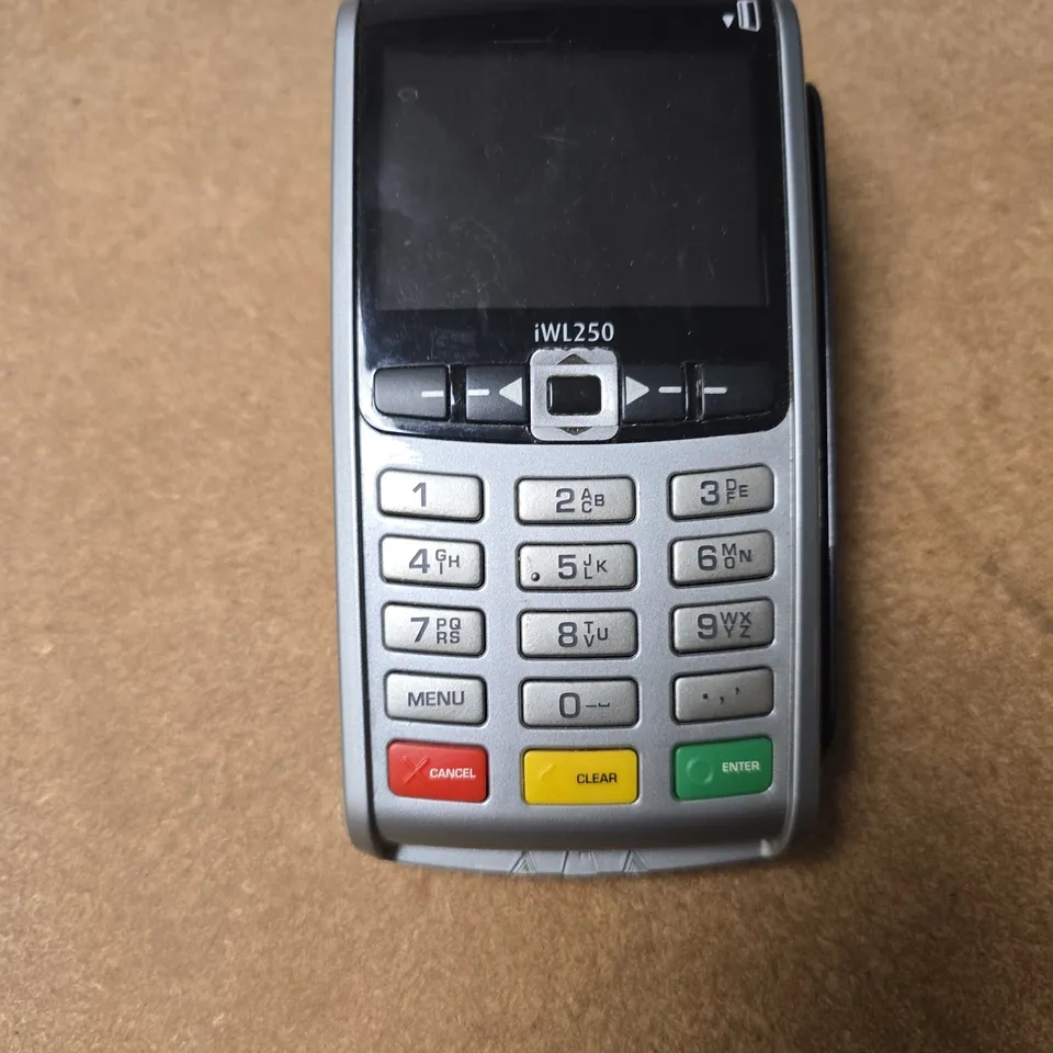 APPROXIMATELY 7 ASSORTED ELECTRICAL ITEMS INCLUDING CARD PAYMENT MACHINE AND VODAPHONE ROUTER 