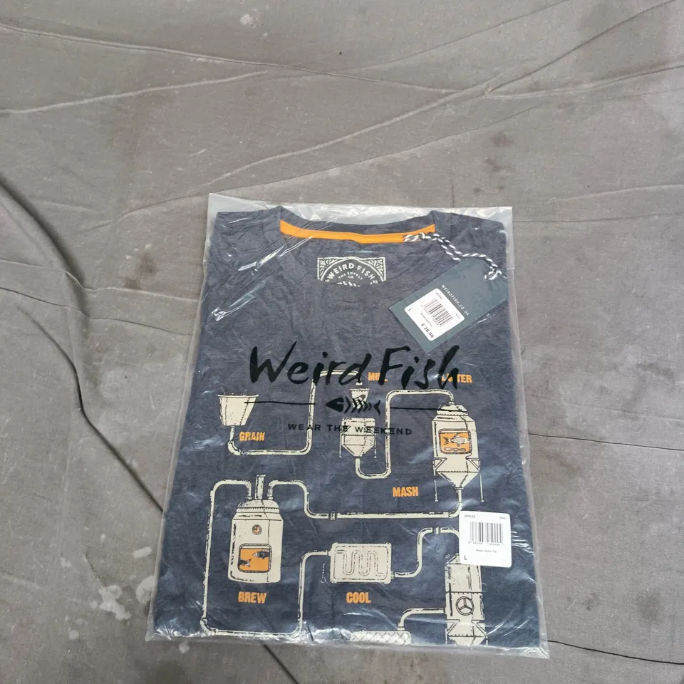 WEIRD FISH BREWER GRAPHIC TEE – NAVY, UK L