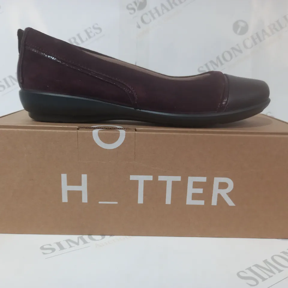 BOXED PAIR OF HOTTER SLIP-ON SHOES IN WINE UK SIZE 5